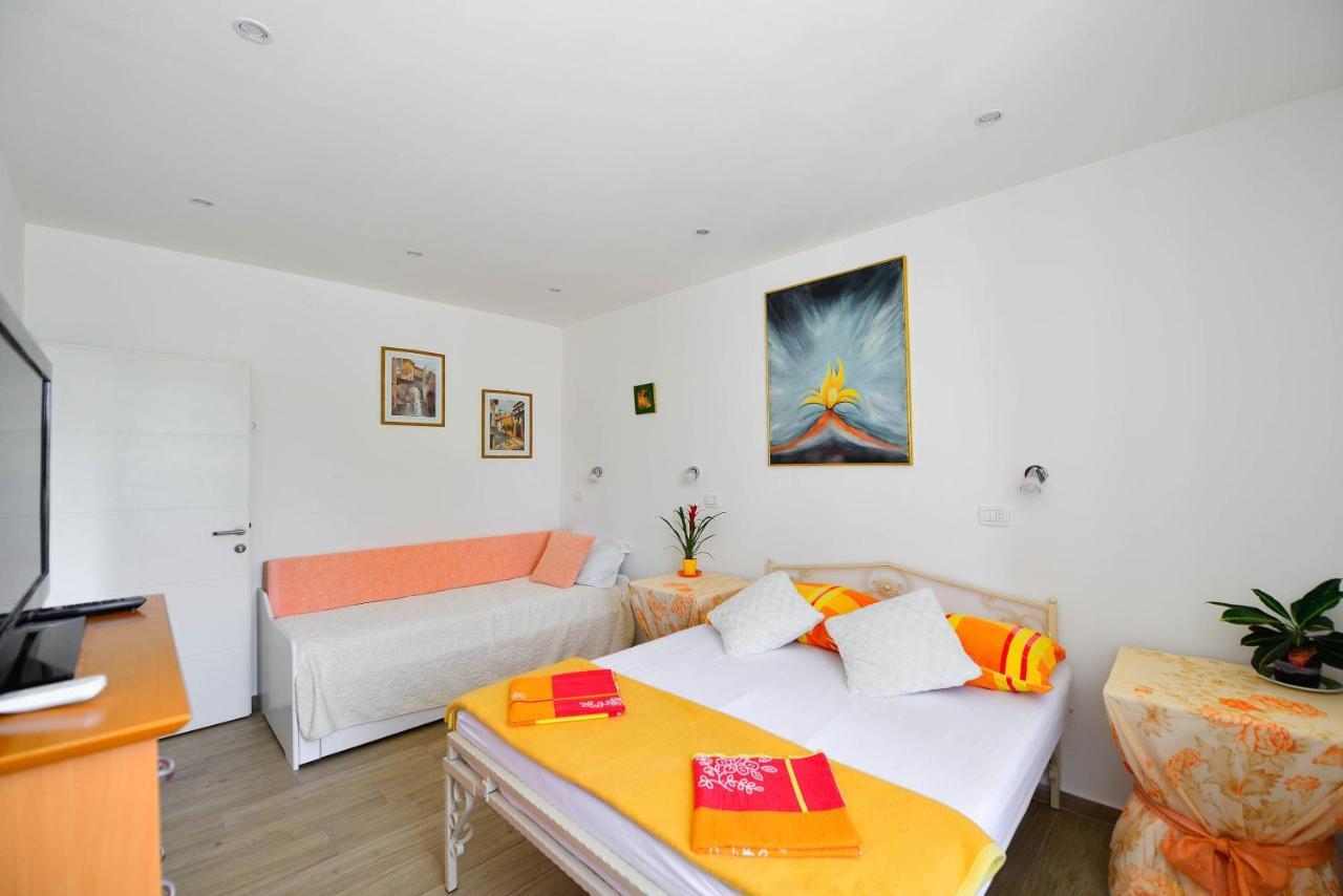 Apartments Bulovic In The Very Center Of Spalato Esterno foto